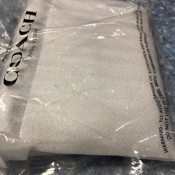 Coach silver/marble wristlet - Picture 4 of 7